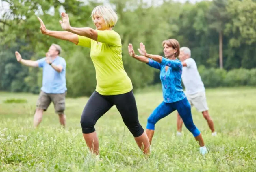 Prévenir les chutes avec le tai-chi chez les personnes agées